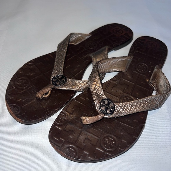 Tory Burch Shoes - Tory Burch Metallic Grey Python Embossed Leather Thora Flat Thong Sandals Size 7